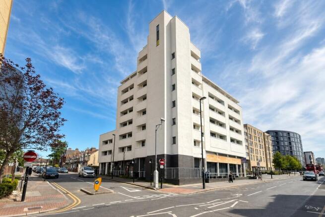 Impressive modern building in a prime location...