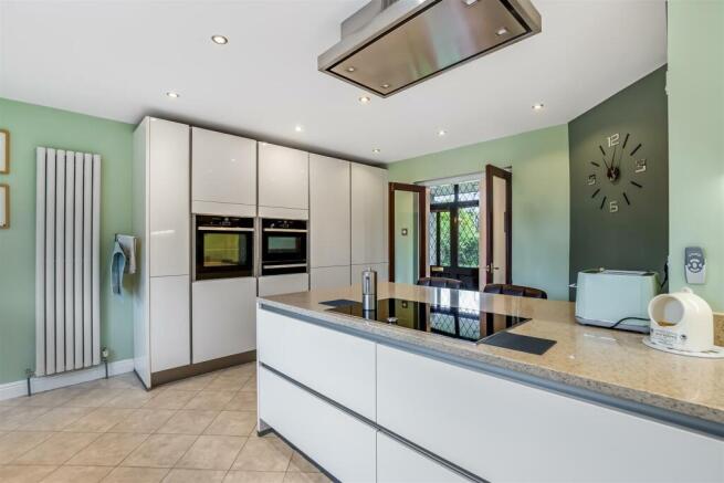Kitchen 3.jpg