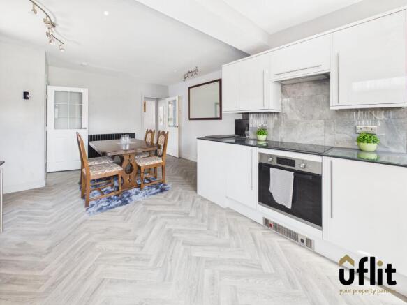 3 bed Semi-Detached for sale Image 5