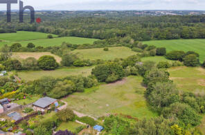 Taihape, Havenstreet Main Road, Ryde PO33 4DJ