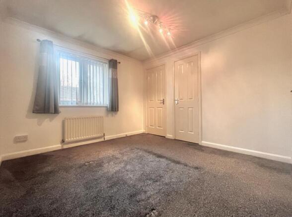 2 bed Semi-Detached to rent Image 5