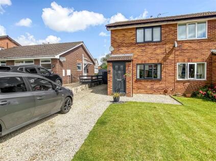 Bamburgh Crescent, Woodham