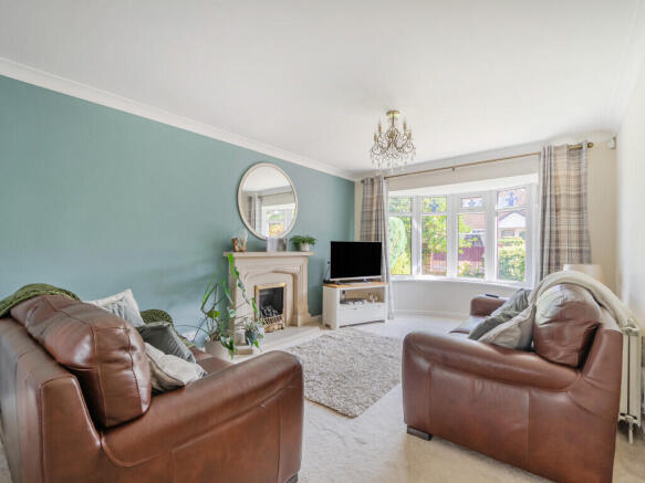 5 bed Detached for sale Image 5