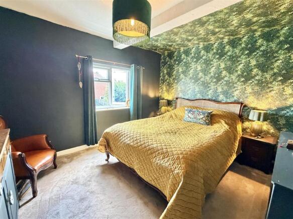 4 bed House for sale Image 7