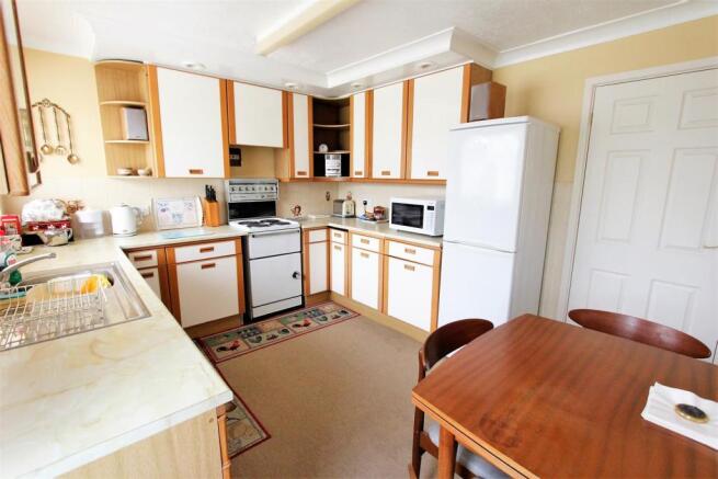 Kitchen Breakfast Room.JPG