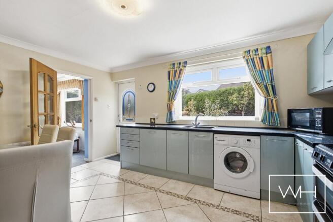 4 bed Detached for sale Image 10