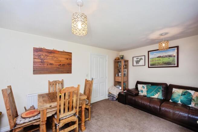 3 bed Semi-Detached for sale Image 5