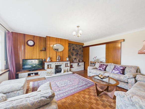 CAM02536G0-PR0037-STILL002