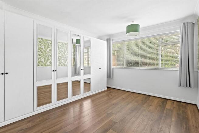 2 bed Semi-Detached Bungalow for sale Image 6