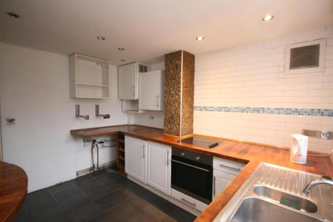 Kitchen..JPG