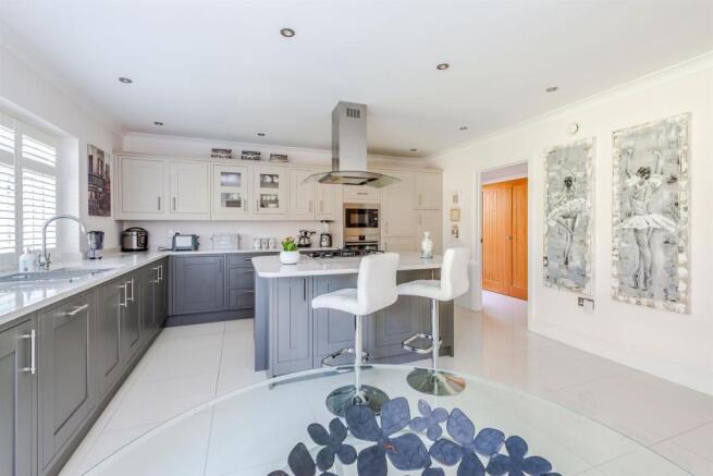 Kitchen / Breakfast Room