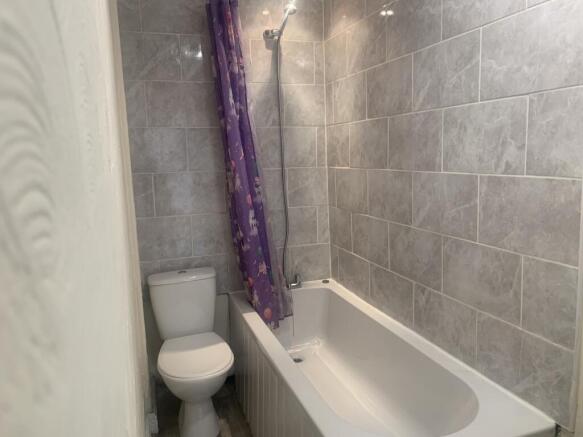 2 bed Terraced to rent Image 7