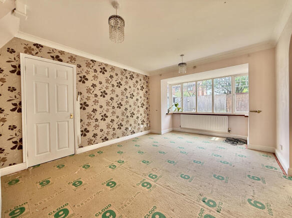 5 bed Detached for sale Image 5