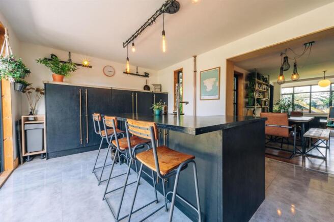 kitchen 5.jpg