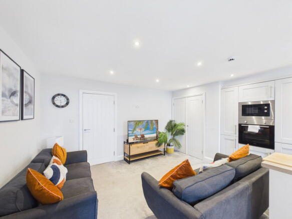 2 bed Apartment for sale Image 4