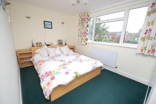Bedroom .
