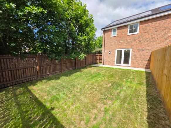 3 bed Semi-Detached for sale Image 2