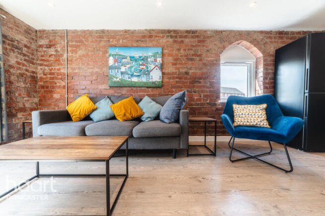 2 bed Apartment for sale Image 12