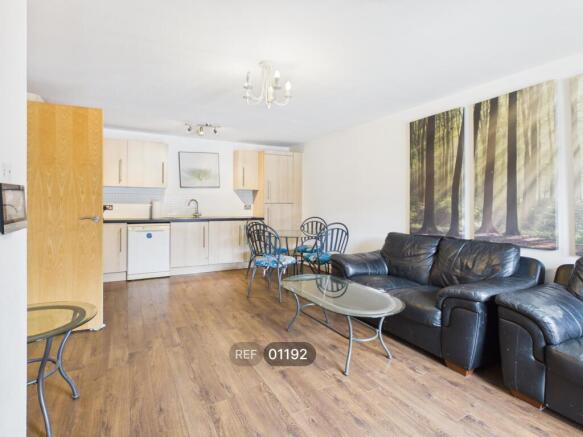 2 bed Apartment to rent Image 7