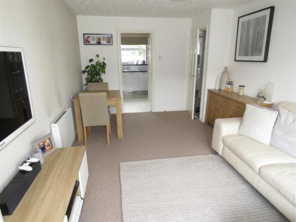 LOUNGE/DINING ROOM