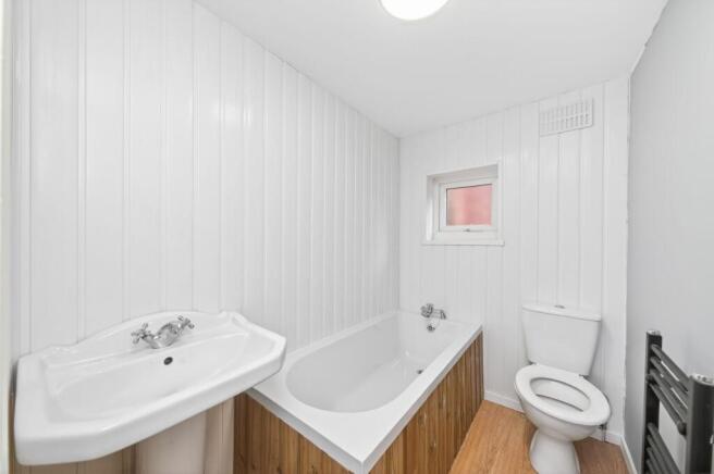 4 bed Detached Bungalow for sale Image 10