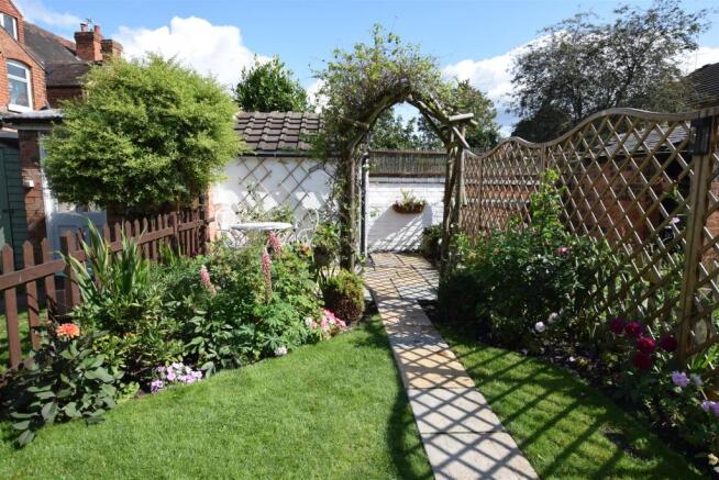 Beautiful Landscaped Rear Garden