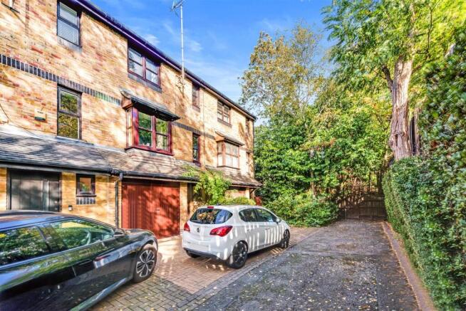 4-bed house on St Crispins Close, Hampstead Heath, London, NW3, £1,700,000