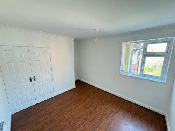 Bedroom 1 Pic 2