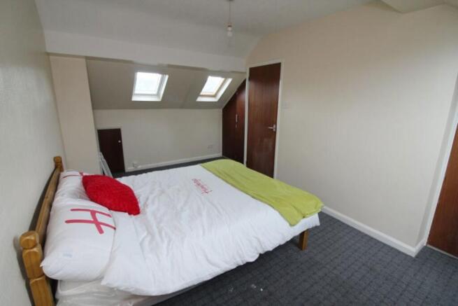 3 bed House to rent Image 6