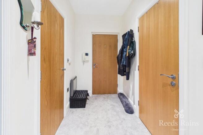 1 bed Apartment to rent Image 12