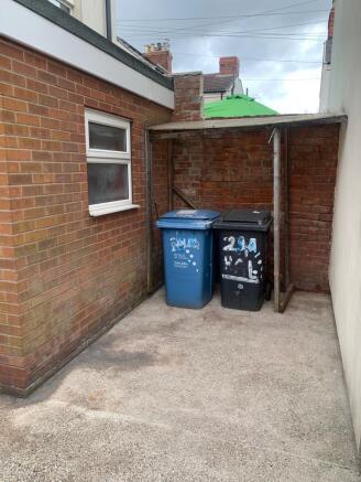 2 bed House to rent Image 12