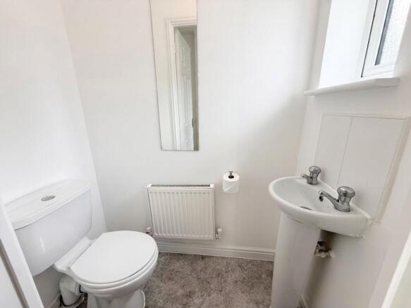 3 bed Semi-Detached to rent Image 5