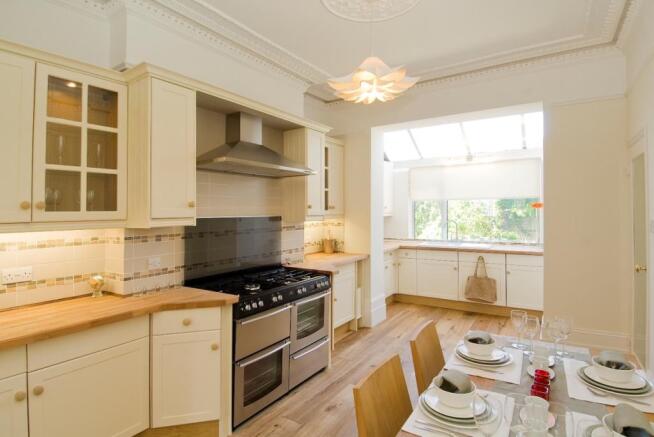 8091488-kitchen-max