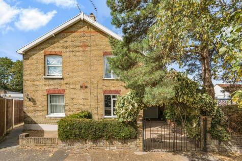 Upper Halliford Road, Shepperton, TW17