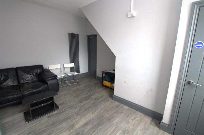 1 bed House to rent Image 4