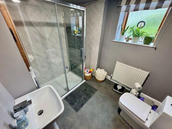 3 bed Link Detached House for sale Image 11