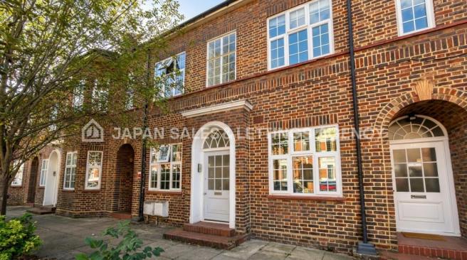 3-bed flat on Woodgrange Avenue, Ealing, £650,000