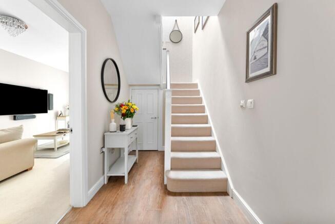 4 bed Semi-Detached for sale Image 5