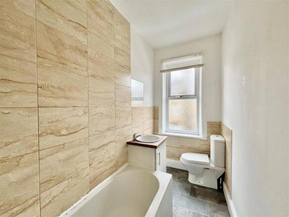 2 bed Terraced for sale Image 12