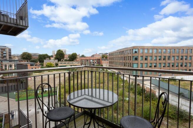 3 bed Apartment for sale Image 11
