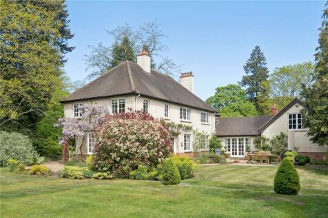 Middle Avenue, Farnham, Surrey, GU9
