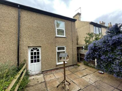 10 Clay Road, Caister-on-Sea, Great Yarmouth, Norfolk, NR30 5HB