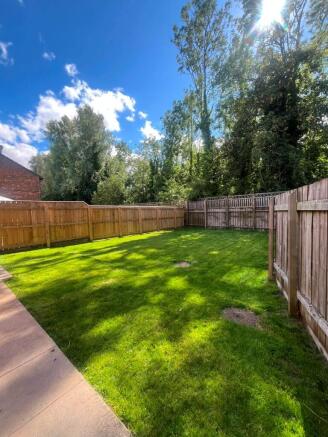 3 bed House to rent Image 5