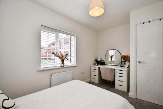 2 bed Semi-Detached for sale Image 11