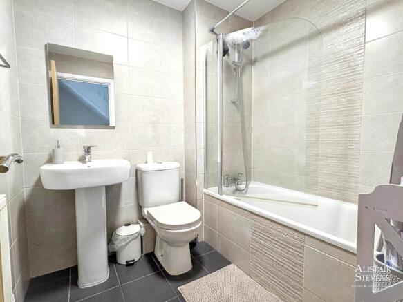 3 bed Town House for sale Image 12