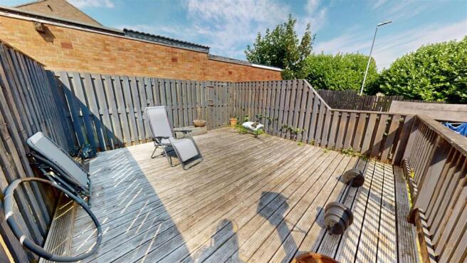 4 bed Terraced to rent Image 11