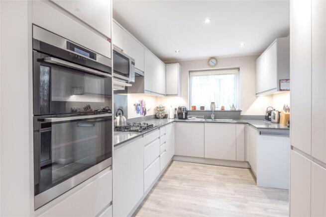 Kitchen/Breakfast Rm
