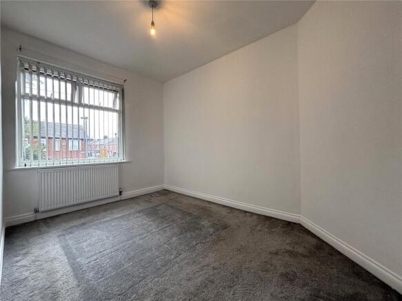 3 bed Terraced to rent Image 6