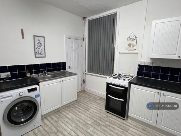 3 bed Terraced to rent Image 9