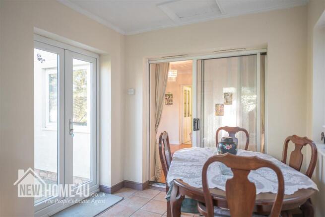 SUN ROOM:
